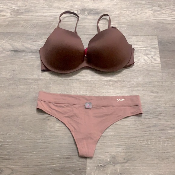 Lingerie set - Picture 1 of 5